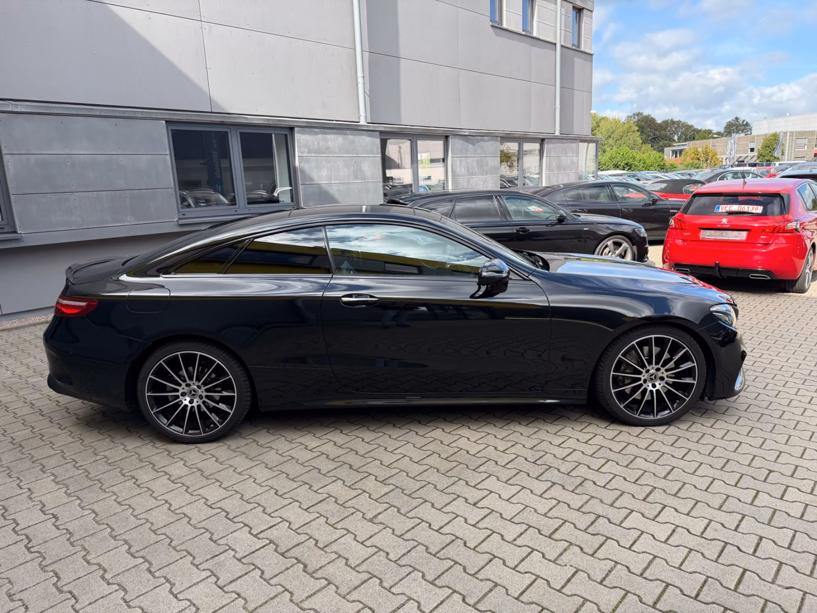 Mercedes-Benz E 300 EDITION 1 /AMG/ PANO/LEDER/NIGHTPACKET