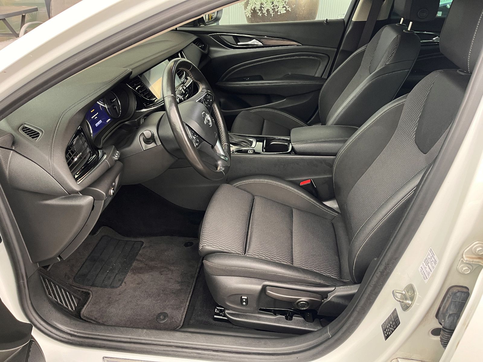 Fahrzeugabbildung Opel Insignia B Sports Tourer Business Innovation