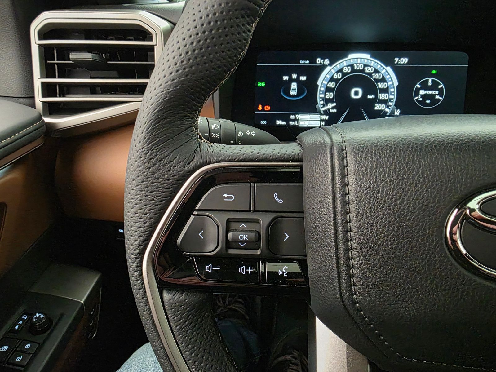 Fahrzeugabbildung Toyota Tundra 1794 Edition T1: 72.000 EURO ! Stock !