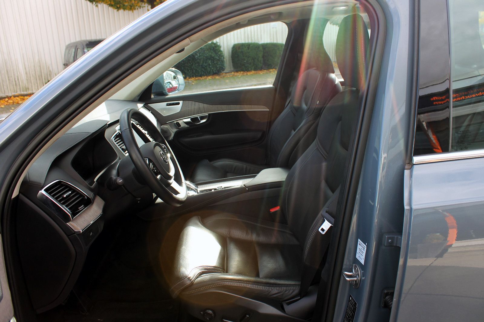 Fahrzeugabbildung Volvo XC90 B5 AWD Ultimate Bright 7-Stz. 360° ACC PANO