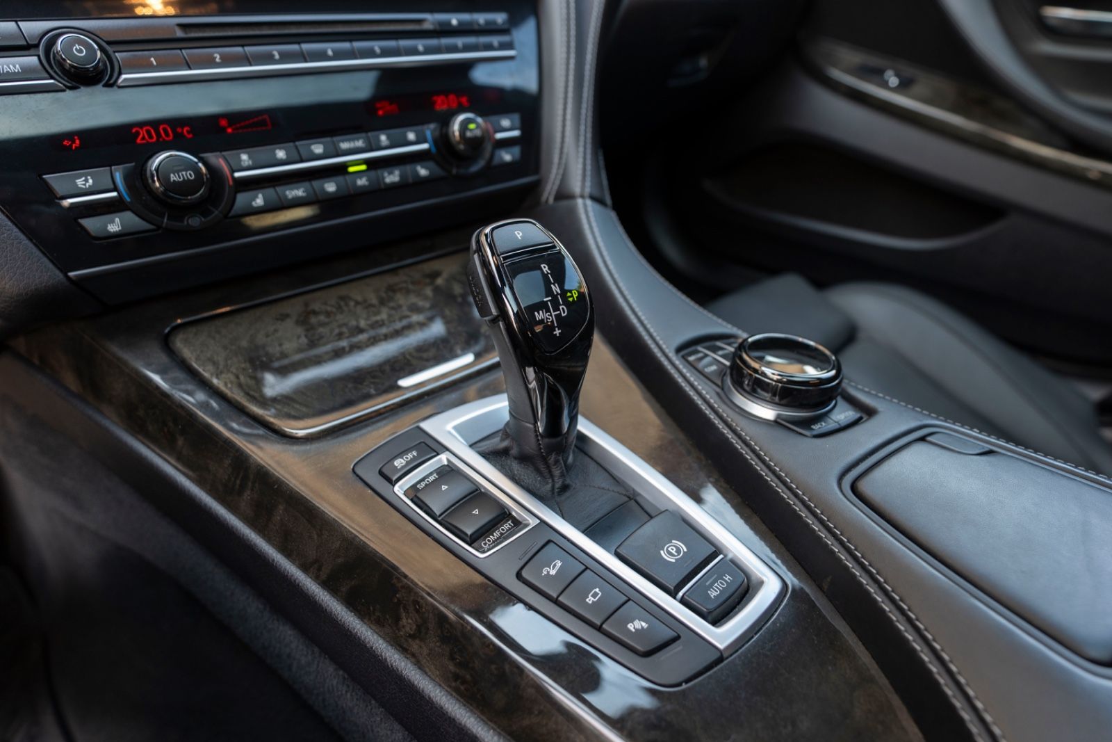 Fahrzeugabbildung BMW 650ix GC M-SPORT MASSAGE HUD H&K KAM CARPLAY