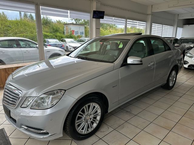 Mercedes-Benz E 200 CGI Aut BlueEfficiency Lim mit Schiebedach