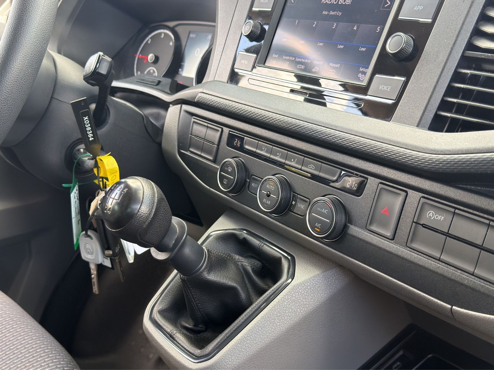 Fahrzeugabbildung Volkswagen T6 Caravelle/Apple CarPlay/Trendline/Blth/Klima