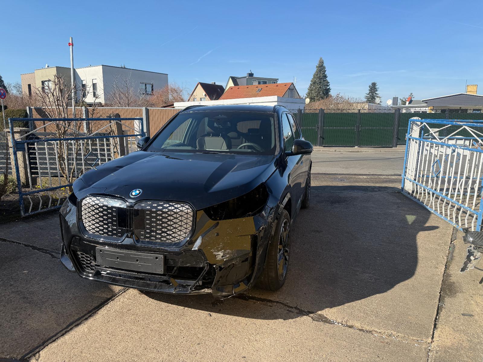 BMW iX1 30 xDrive M Sport/Nav/Pan/Leder/Headup/