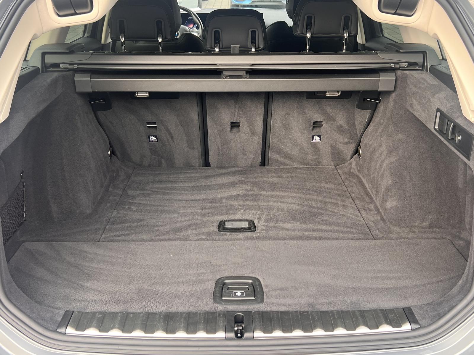 BMW 330d xDrive Touring DAB LED Standhzg. AHK Shz