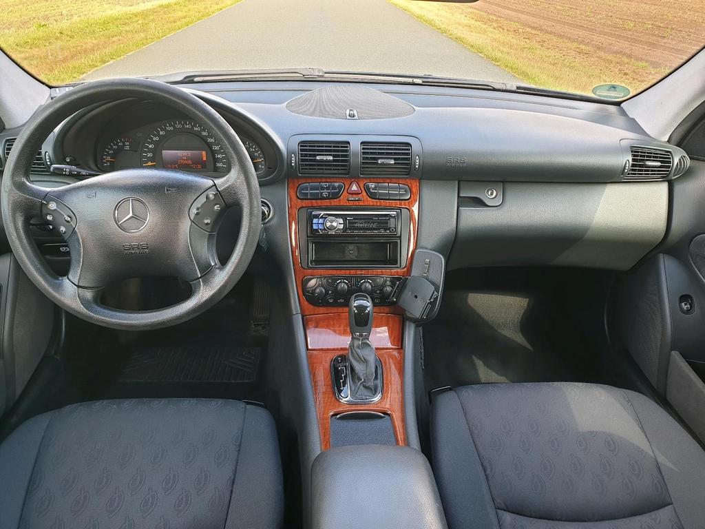 Mercedes-Benz C 220