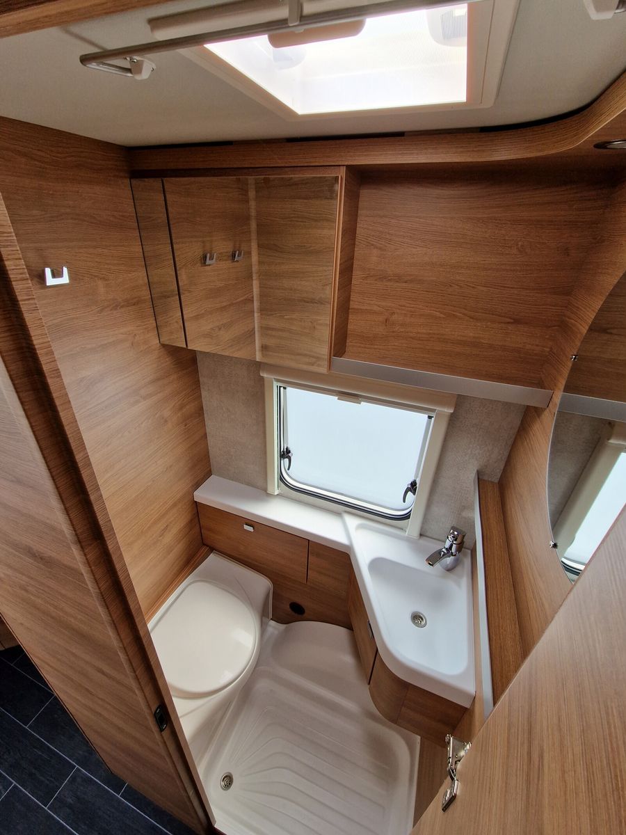 Fahrzeugabbildung Tabbert Da Vinci 460 E 2.3 1.800kg, DuoControl, GFK-Dach