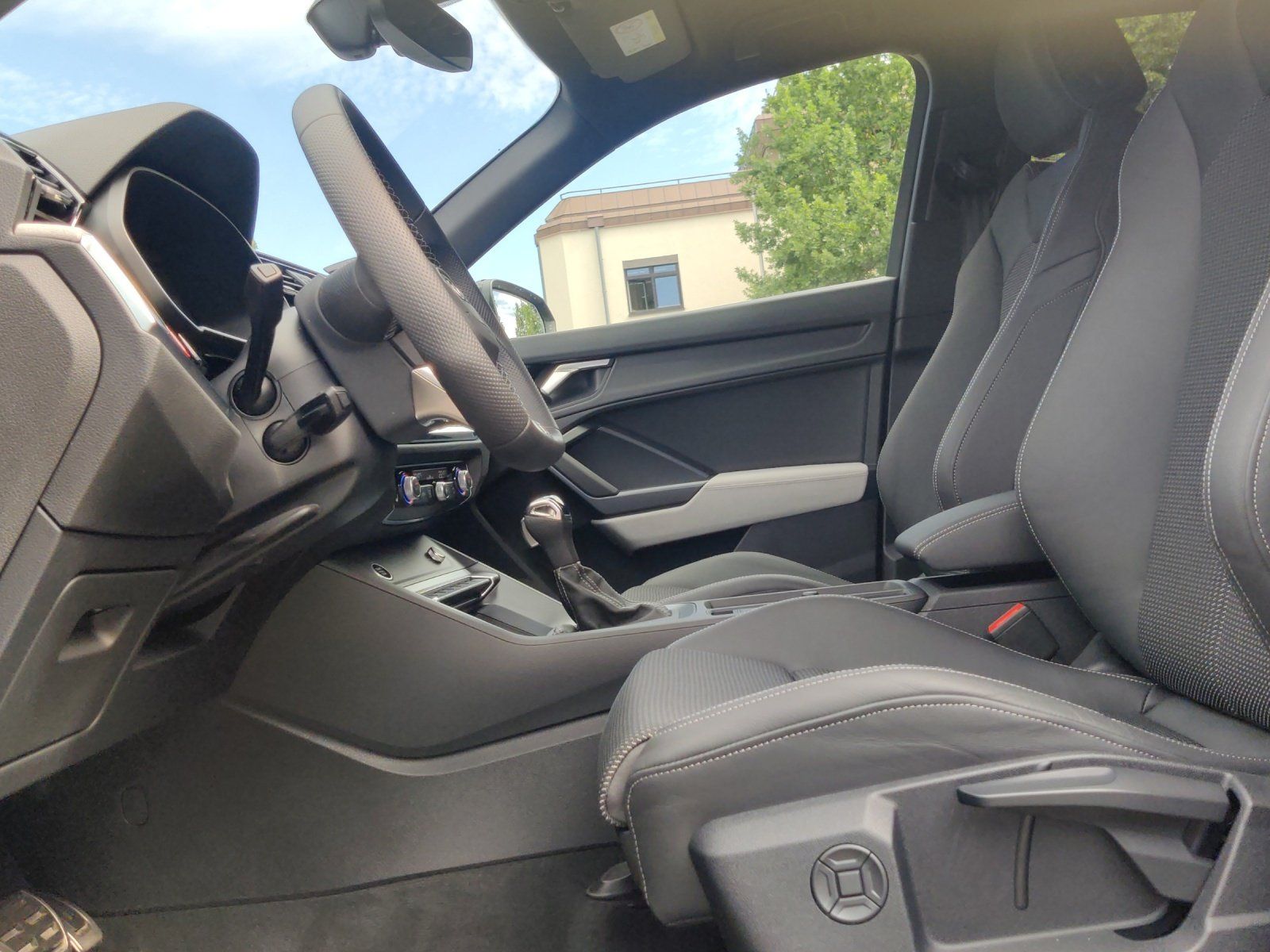 Fahrzeugabbildung Audi Q3 SUV S line Q3 2xS line 35 TFSIS tronic AHK Ka