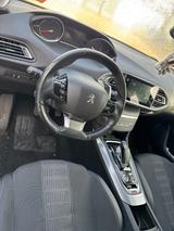 Peugeot 308 BlueHDi 130 EAT8 Active Pack SW Active Pack - Peugeot 308 in Freiburg