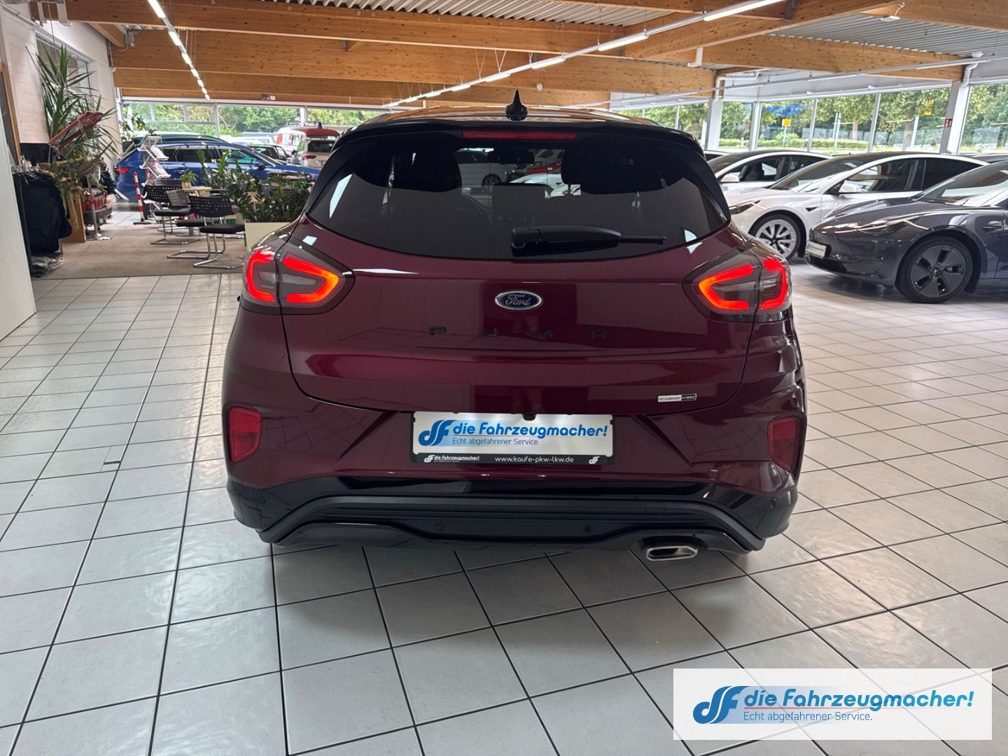 Fahrzeugabbildung Ford Puma Vivid Ruby Edition 1.0 EcoBoost Mild Hybrid