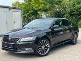 Skoda Superb 2.0 DSG Lim. L&K XEON LEDER KAMERA CANTON - Skoda Superb mit Benzin-Antrieb: Limousine, 2.0