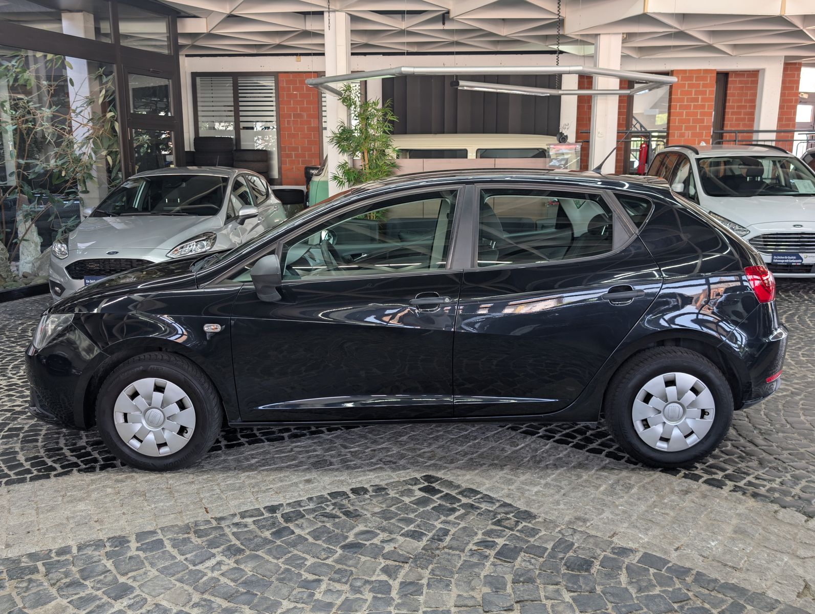 Fahrzeugabbildung SEAT Ibiza Reference Limo 1.4 EURO 5 TÜV KLIMA AUX