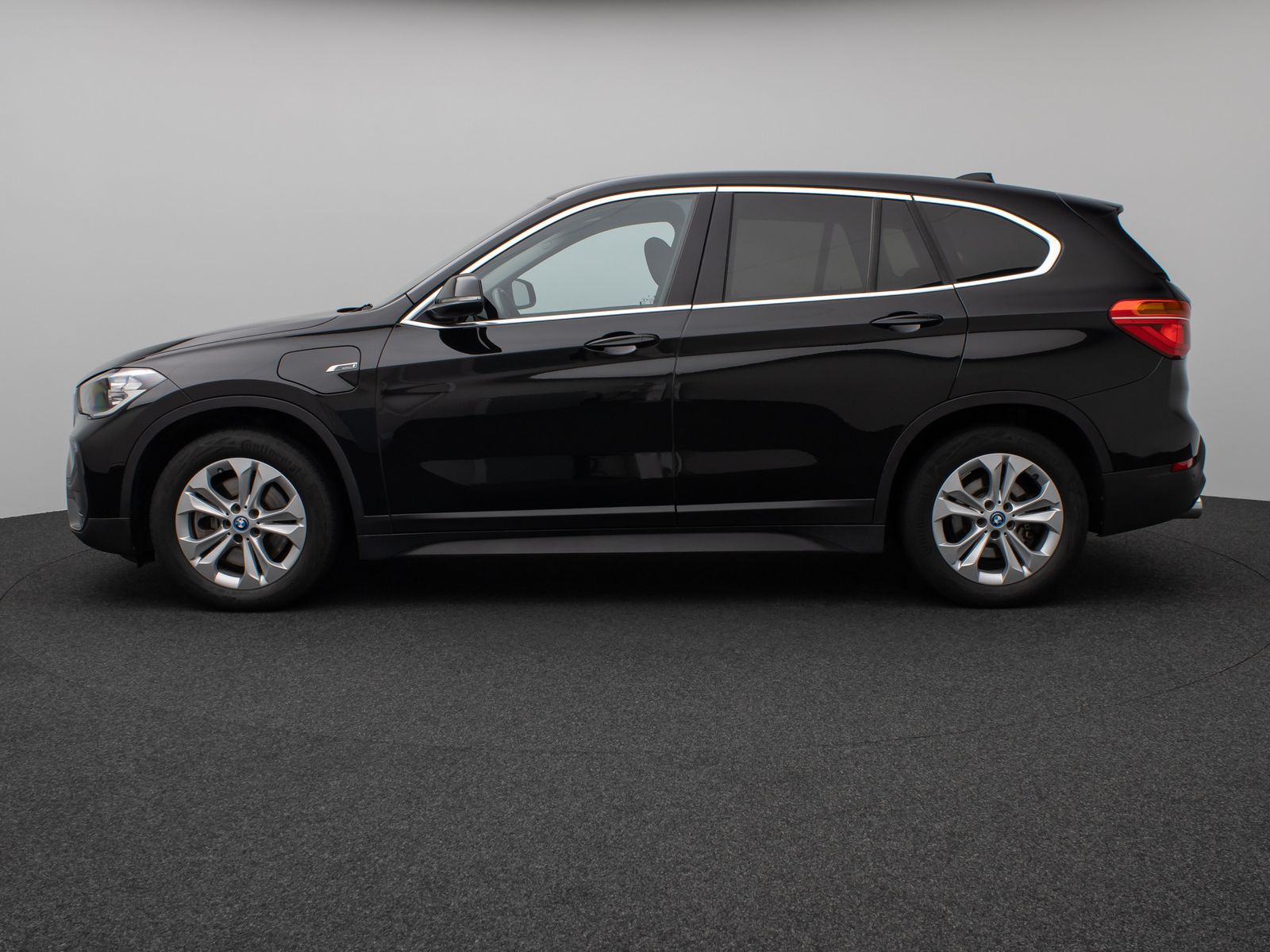 Fahrzeugabbildung BMW X1 xD25e DAB PDC LED Sithzg Geschwindigkeitsreg