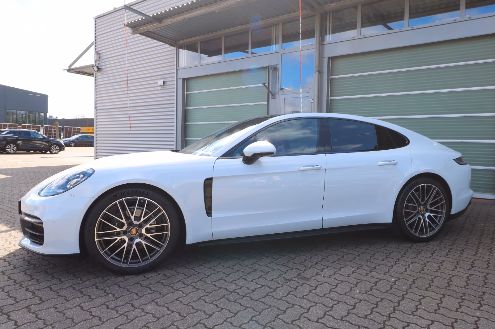 Porsche Panamera 4 Platinum Edition