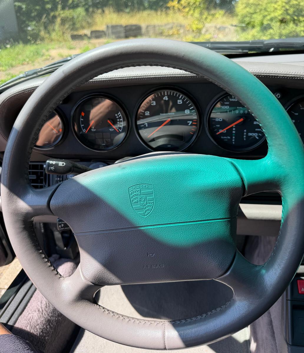 Porsche 911 (993) Carrera Coupé Tiptronic