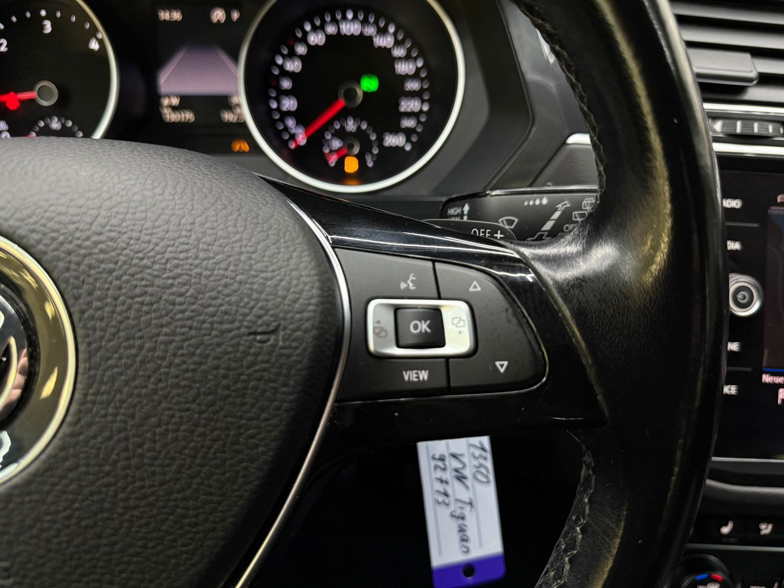 Fahrzeugabbildung Volkswagen Tiguan 2.0d DSG Comf 4Mot >NAVI+SHZ+PDC+LM+AHK+