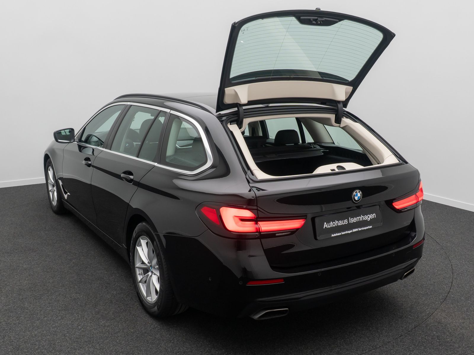 Fahrzeugabbildung BMW 530d Alarm 4xKlima DAB Kamera Panorama Sportsitz