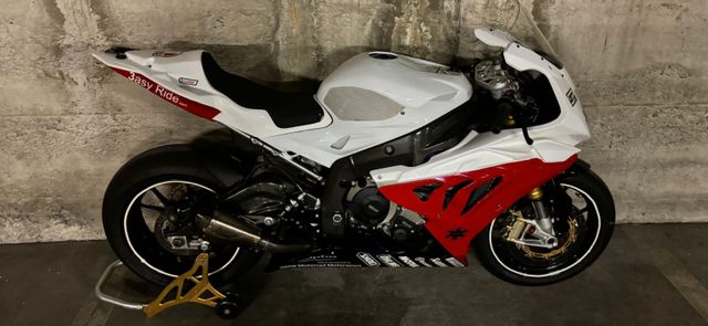 BMW S1000RR Racebike Rennstrecke Akra. Öhlins