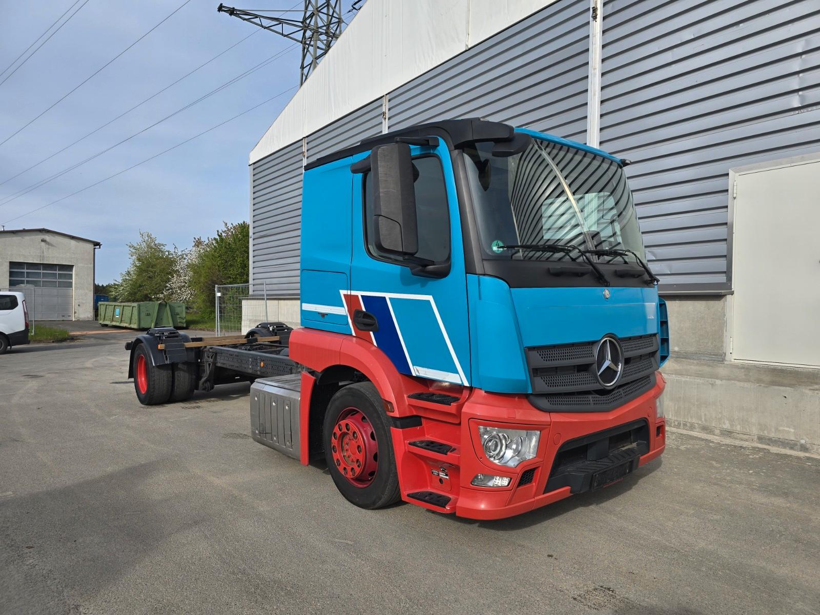 Mercedes-Benz Actros 1843 Kässbohrer