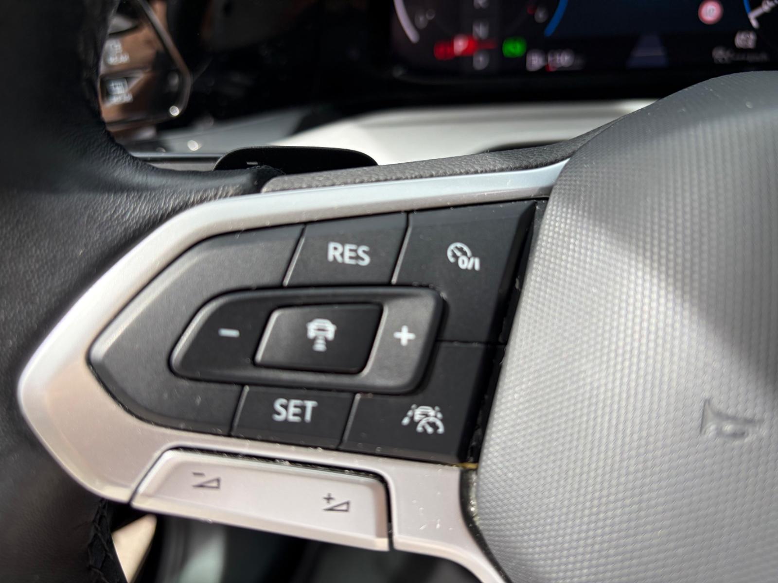Volkswagen Golf VIII Lim. Life/ACC/KAMERA/ASISS/I HAND, миниатюра 12