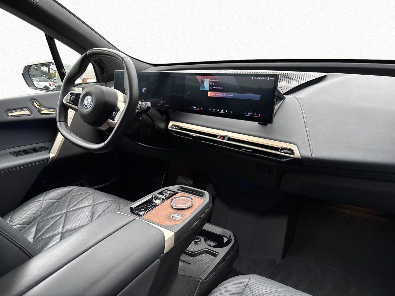 BMW iX - Bild 12
