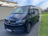 Volkswagen VW T6 California Beach - 2.0 TDI - 204 PS - schwarze Volkswagen T6 California