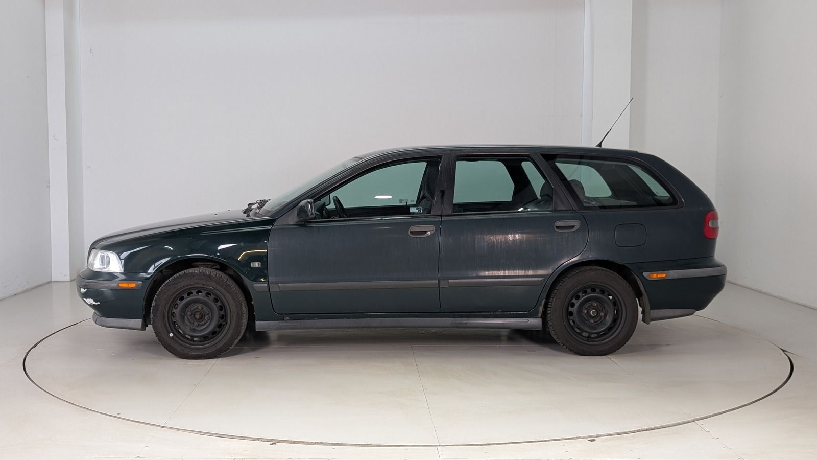 Fahrzeugabbildung Volvo V40 2.0T