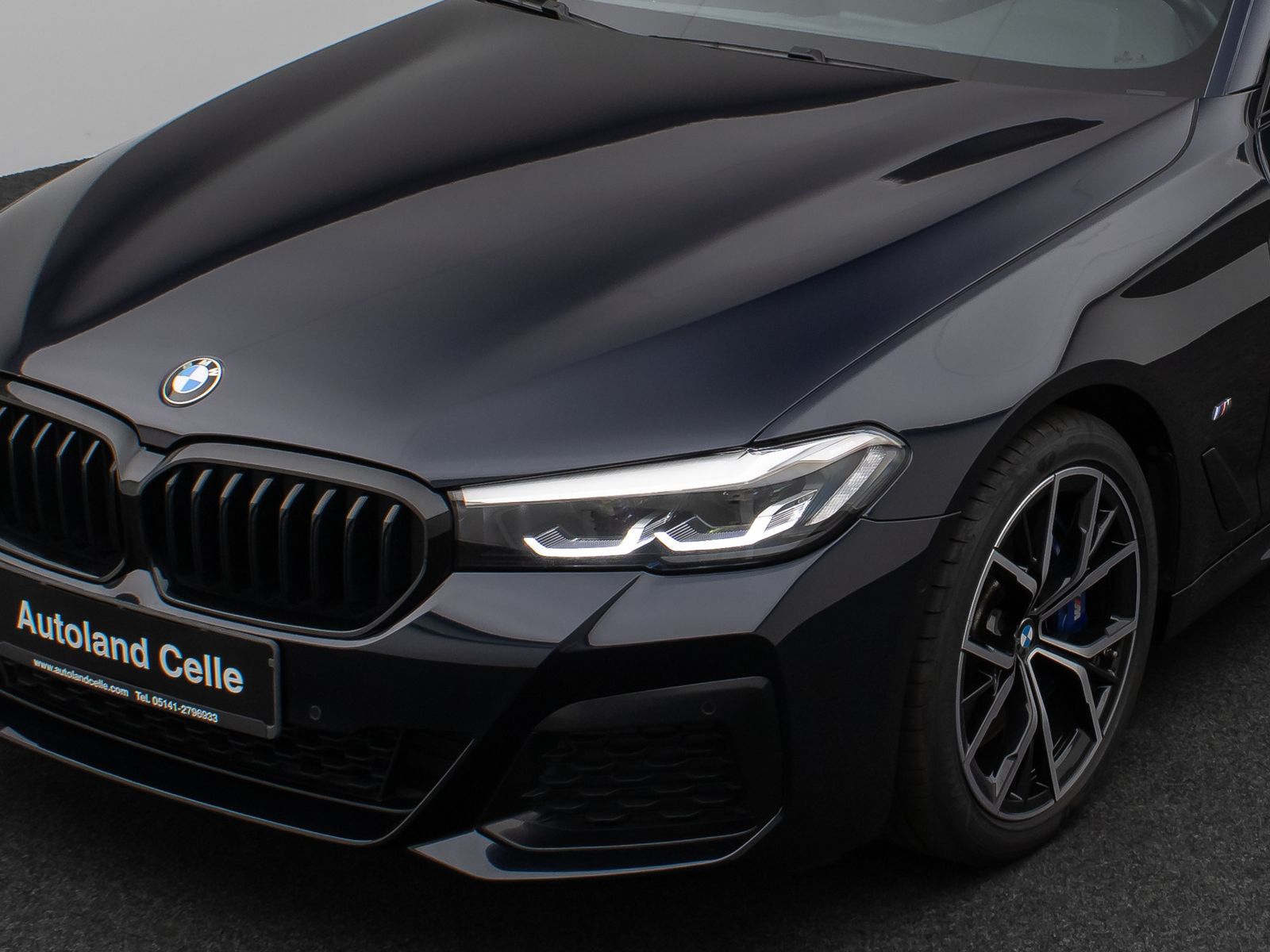 Fahrzeugabbildung BMW 540d xD M Sport Panorama DAB B&W Fernlichtassist