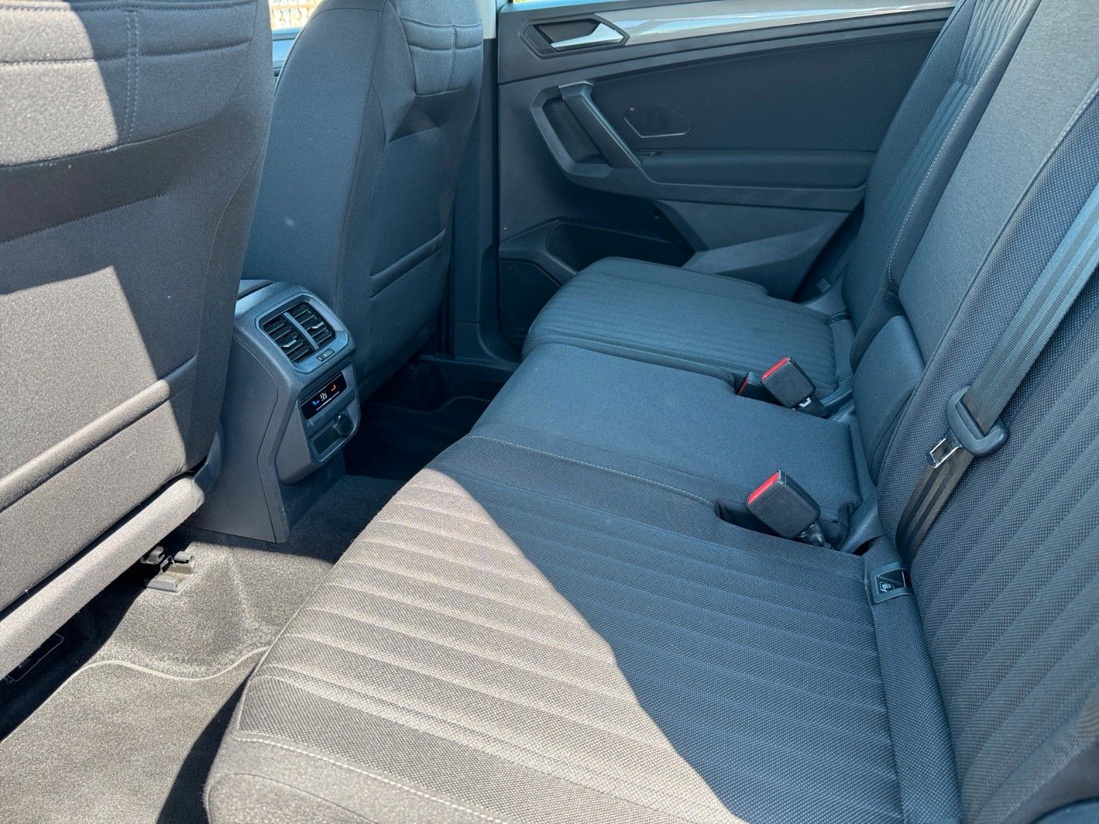 Fahrzeugabbildung Volkswagen Tiguan Allspace Life 1.5 TSI