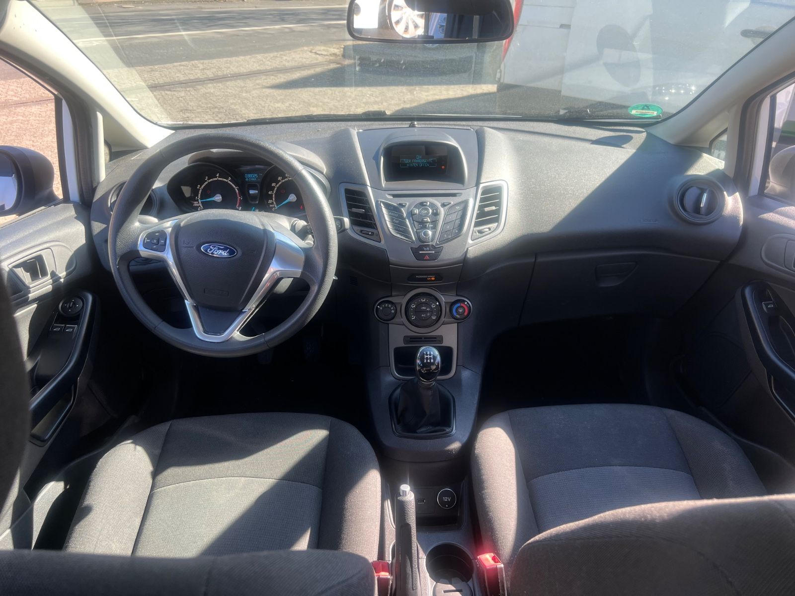 Fahrzeugabbildung Ford Fiesta Ambiente * 1.HAND *