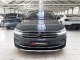 Volkswagen Tiguan 2.0 TDI  Elegance 4Motion|DSG|LED - Volkswagen Tiguan mit Diesel-Antrieb: Schiebedach