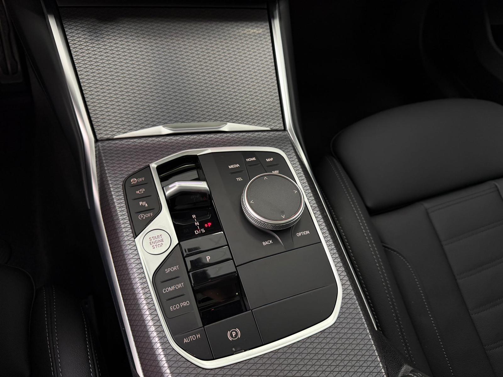BMW M340i Touring xD*SHADOW*PANO*HUD*ACC*KEYL*360°
