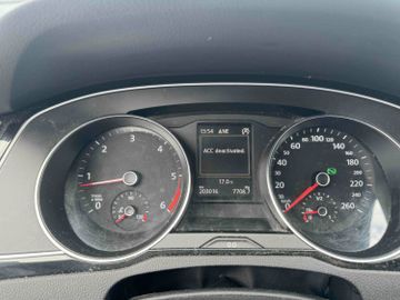 Volkswagen Passat Variant - 8