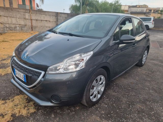 Peugeot 208 1.0 benzina 5 porte neopatentati