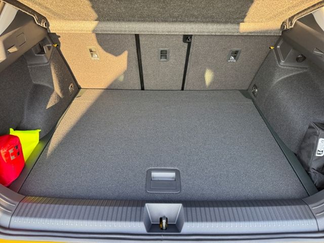 Fahrzeugabbildung Volkswagen T-Roc  Style 1.5 l eTSI 150 PS DSG - NAVI*PANO*A