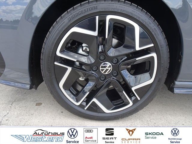 Fahrzeugabbildung Volkswagen Golf Var. R-Line 1.5l TSI 110kW DSG LED Navi