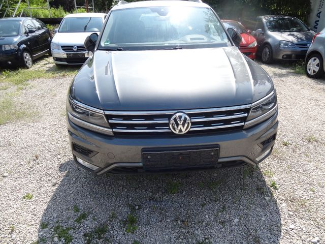 Fahrzeugabbildung Volkswagen Tiguan Highline/4Motion/HUD/AHK/Leder/AHK/