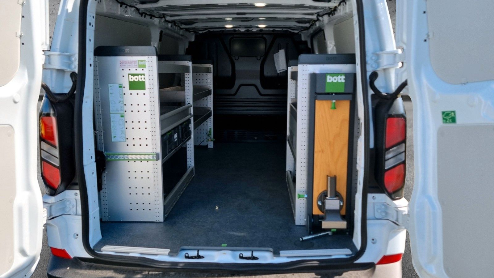Fahrzeugabbildung Ford Transit Custom Kasten 300 L2 Trend FWD