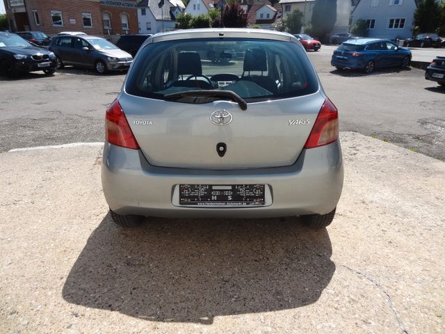Fahrzeugabbildung Toyota Yaris Cool/1.Hand/59.000km/Klima/8-fach Bereift/