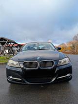 BMW 318i - - BMW 318 aus 2011: 318i