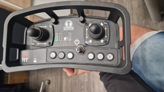 Wacker Neuson RT82-SC2's new original remote controller