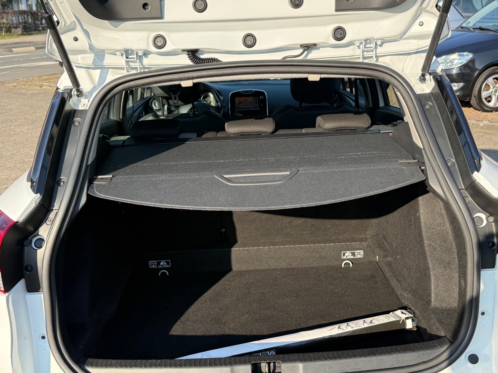 Renault Clio 2015 — photo 16