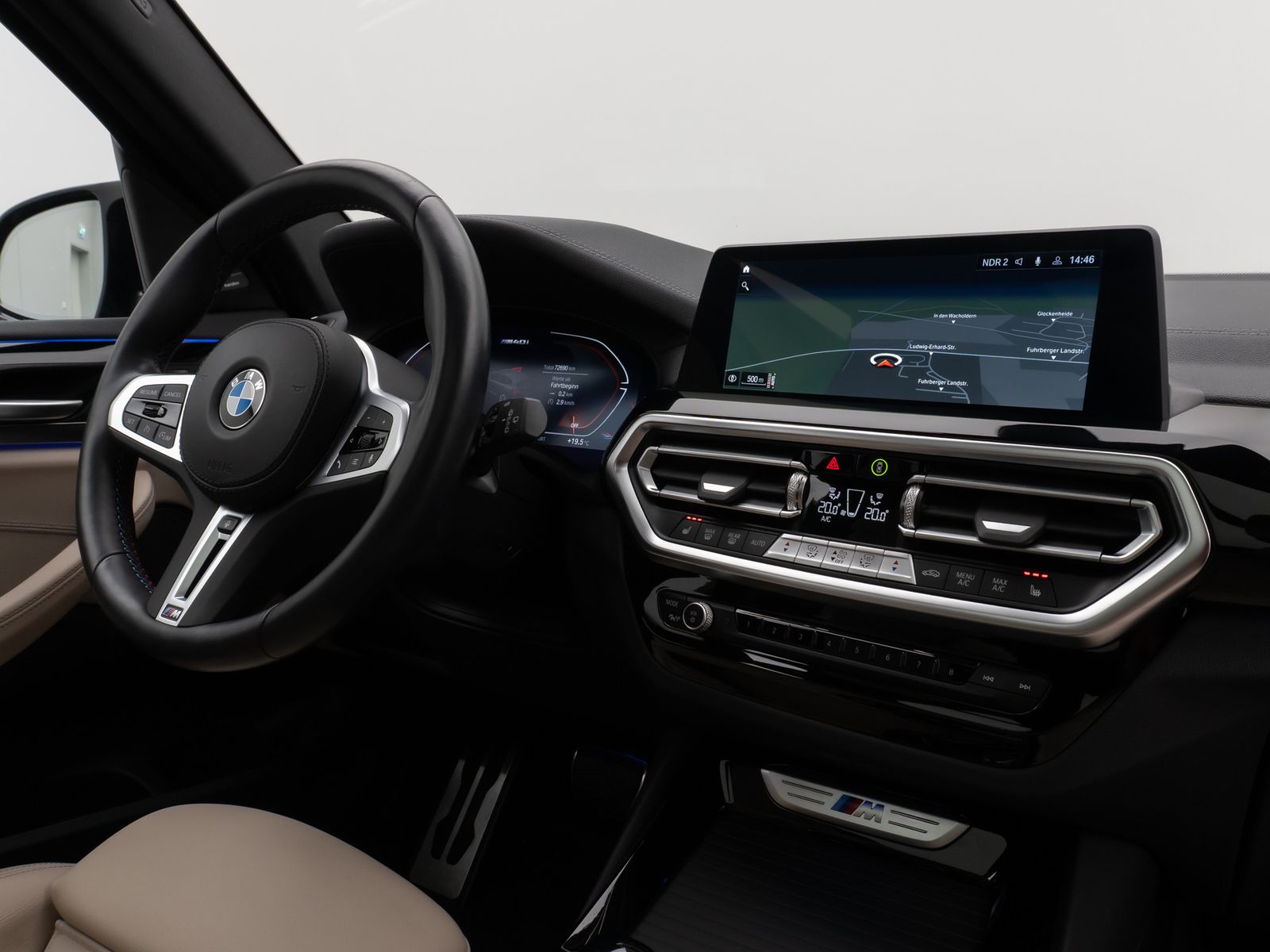 Fahrzeugabbildung BMW X3 M40i  Panorama Kamera HUD DAB H/K Komfort 20"
