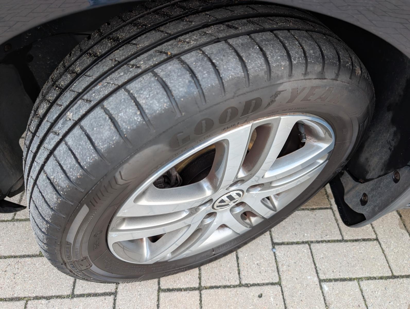 Volkswagen Golf 2011 — photo 24