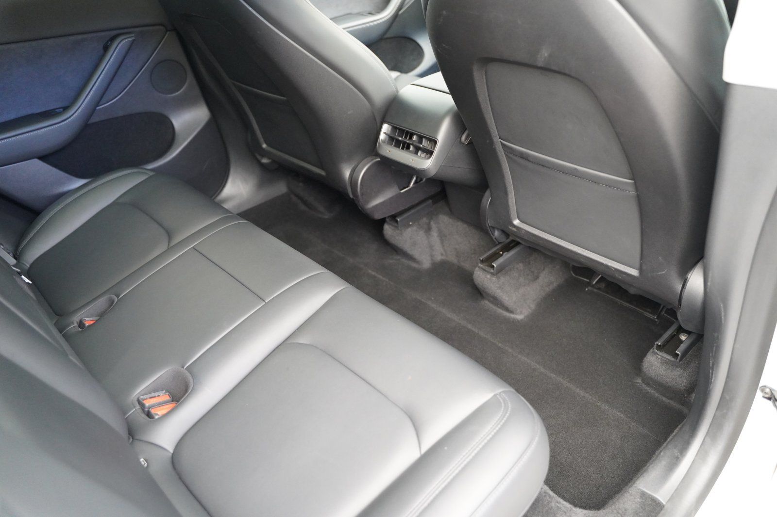 Tesla Model Y Long Range AWD 20-Zoll foto 18