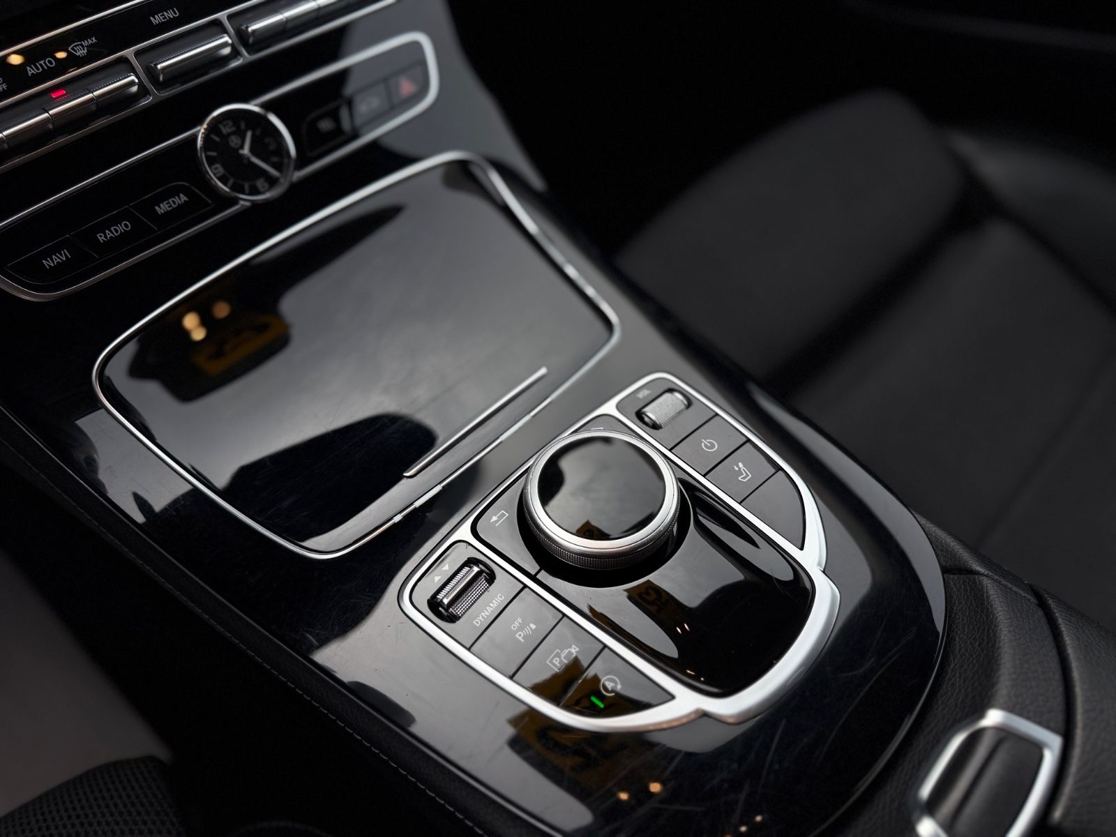 E 220 d T Modell Autom. Navi Leder LED
