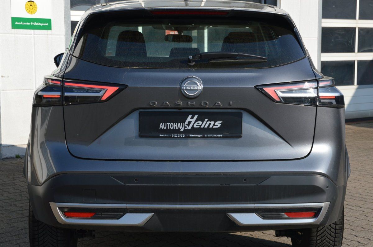 Fahrzeugabbildung Nissan Qashqai LED 360 Grad Winterpaket  Acenta