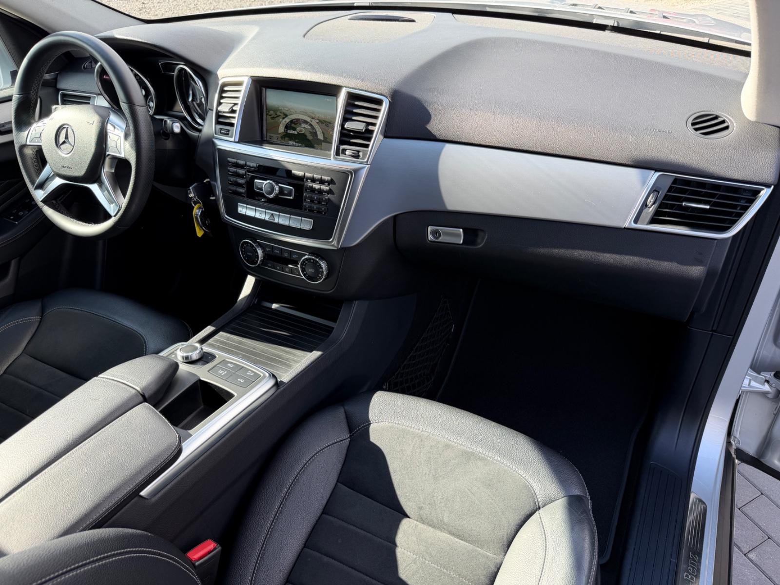 Mercedes-Benz ML 350 BlueTec 4M*7G*COMAND*AIRMATIC*H&K*AHK*