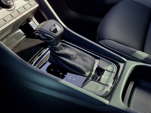 Karoq 1.5 TSI Tour. Aut. Kamera Climatronic