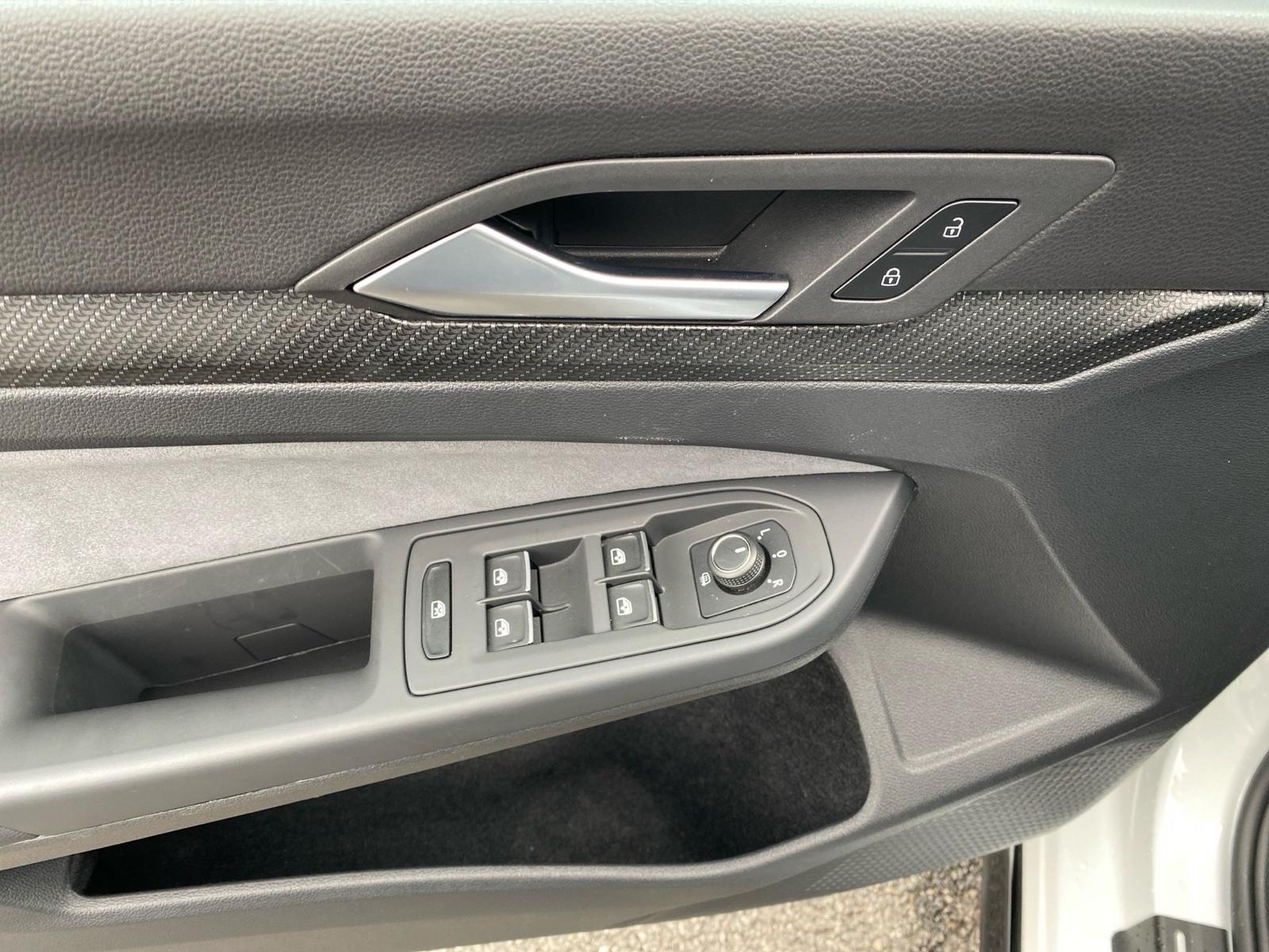 Volkswagen Golf 1.5 eTSI R-Line DSG BlackStyle LED Navi ACC, миниатюра 12